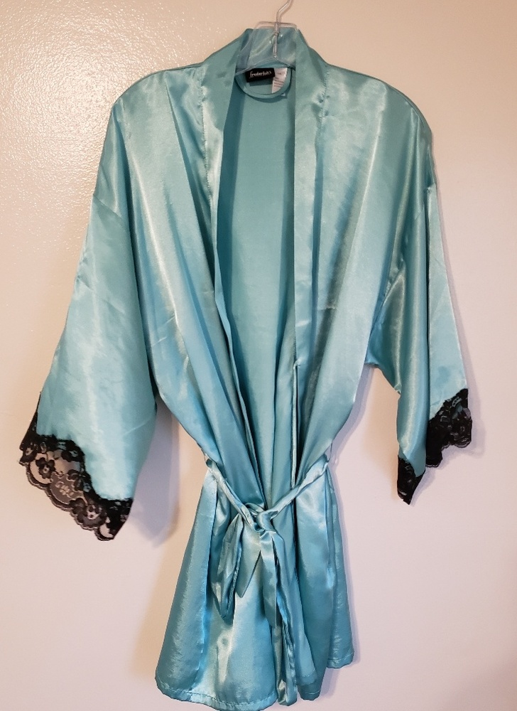 Lace Detailed Robe